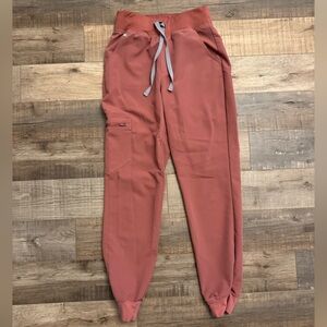 Figs Women's Jogger Pants in Rust